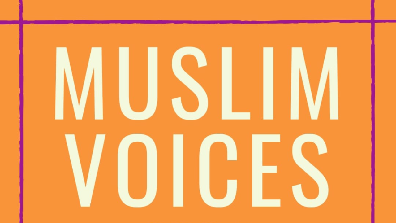 Schrifzug "muslim Voices" in weiß auf orangefarbenem Hintergrund